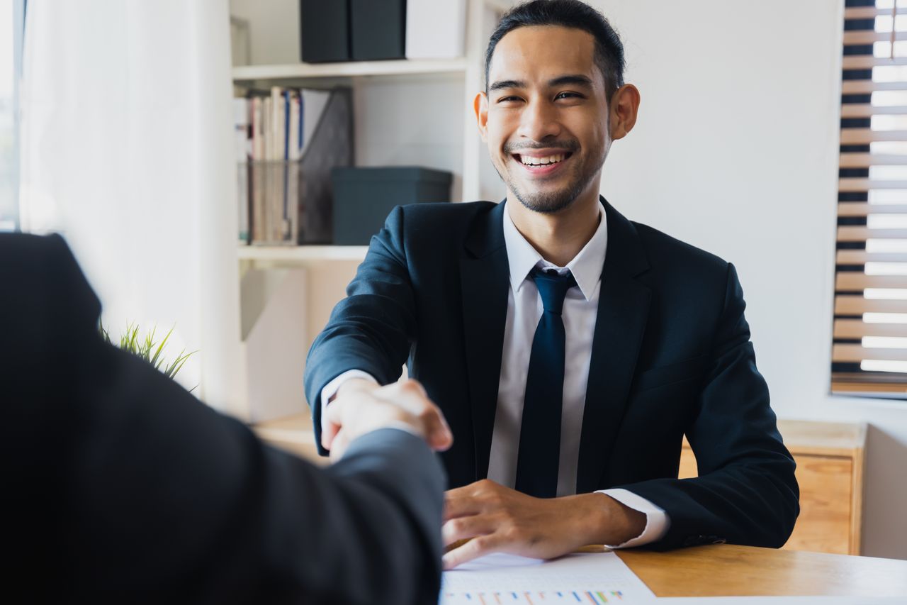 IT professional transitioning into a cybersecurity career while keeping their current job